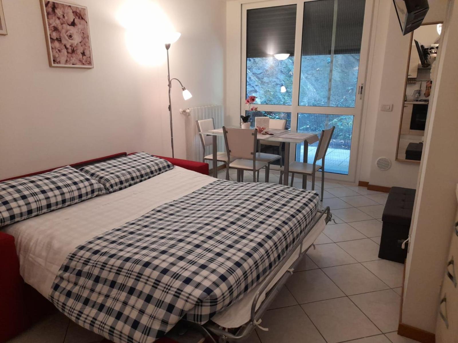 Private Garden & Garage - Self Check-In & Remote Access Apartment Como Ngoại thất bức ảnh