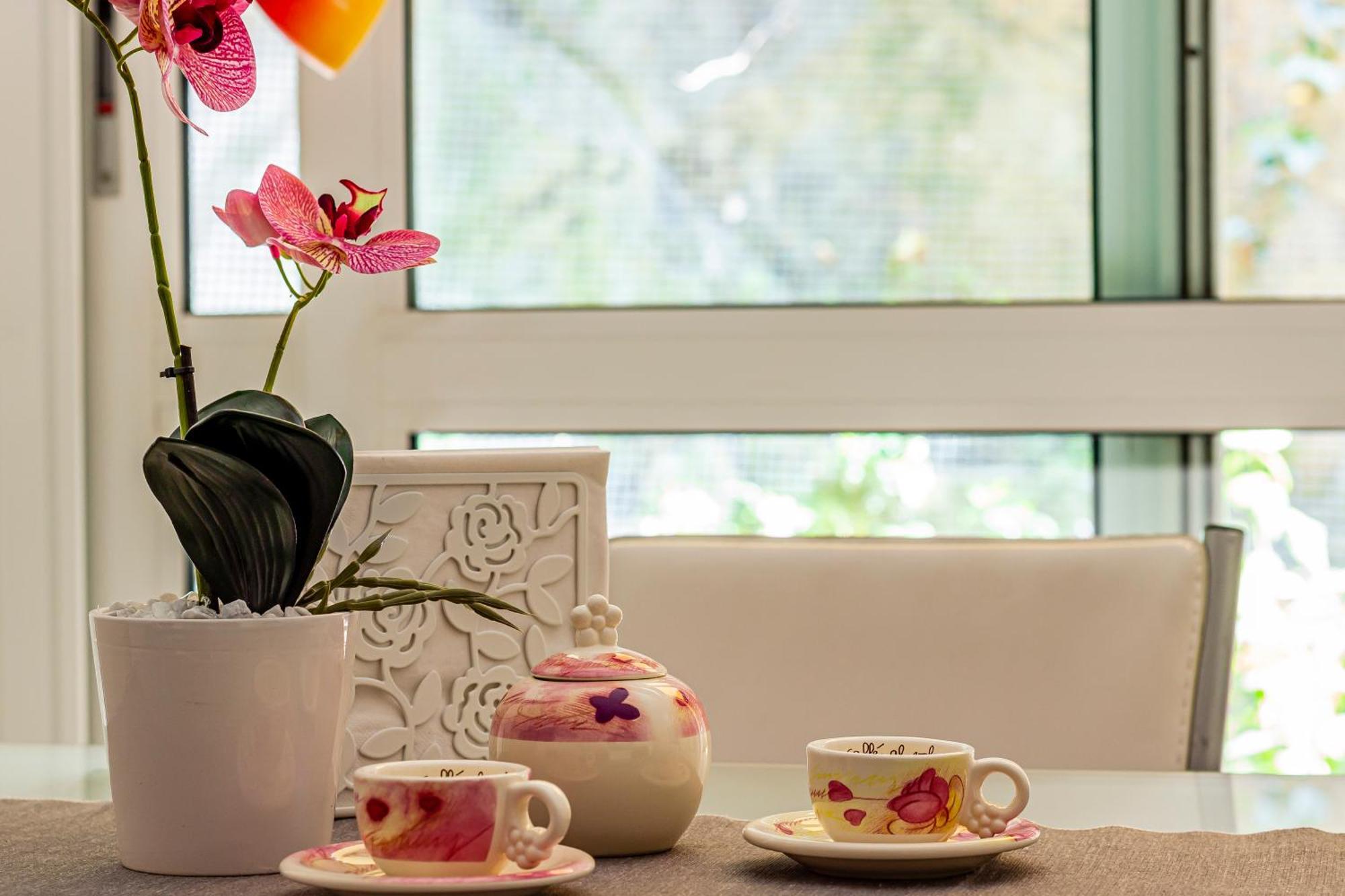 Private Garden & Garage - Self Check-In & Remote Access Apartment Como Ngoại thất bức ảnh