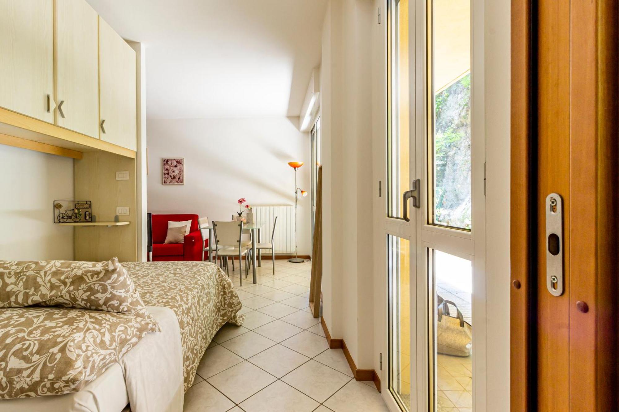 Private Garden & Garage - Self Check-In & Remote Access Apartment Como Ngoại thất bức ảnh