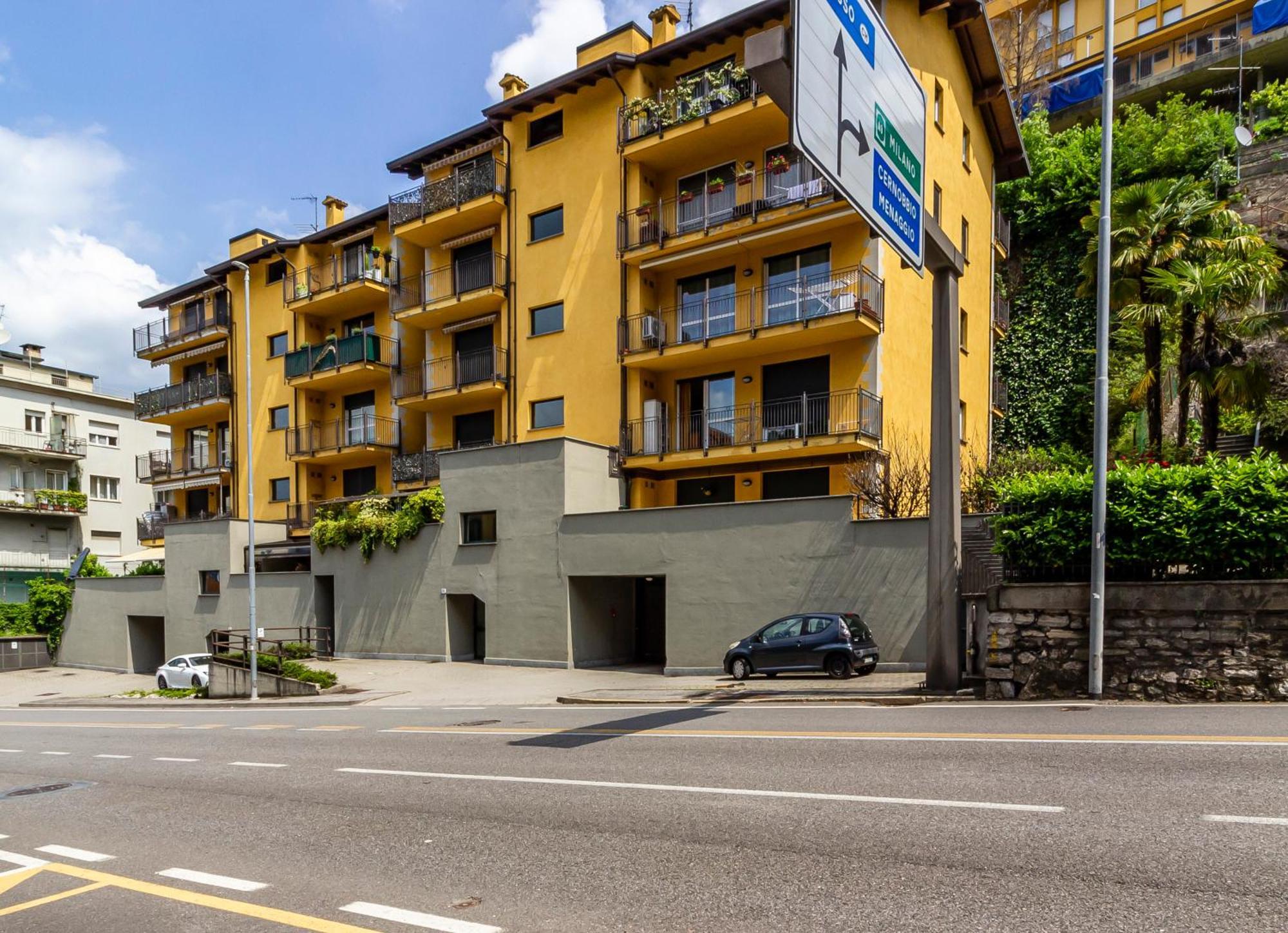 Private Garden & Garage - Self Check-In & Remote Access Apartment Como Ngoại thất bức ảnh