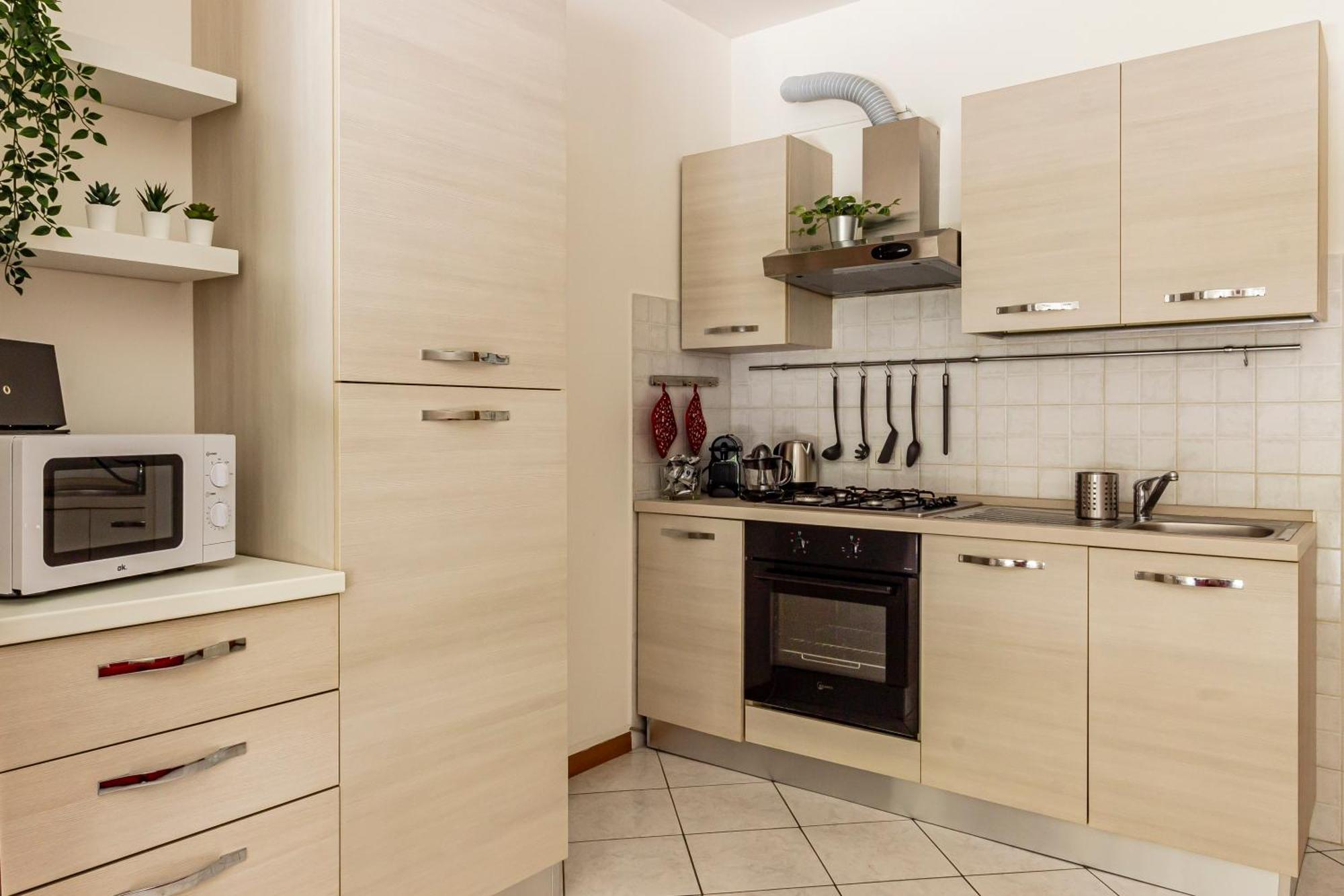 Private Garden & Garage - Self Check-In & Remote Access Apartment Como Ngoại thất bức ảnh